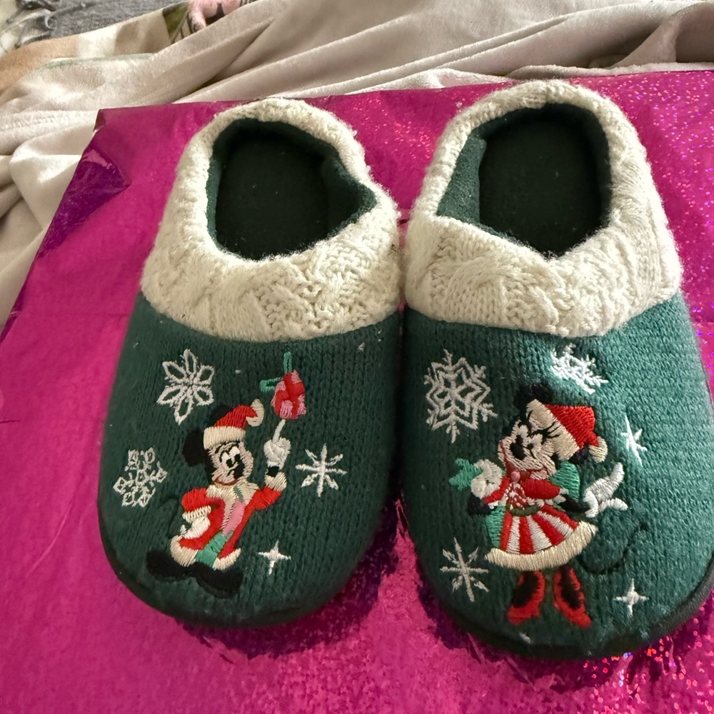 Disney Green Knit Mickey & Minnie Holiday Slip-On Slippers